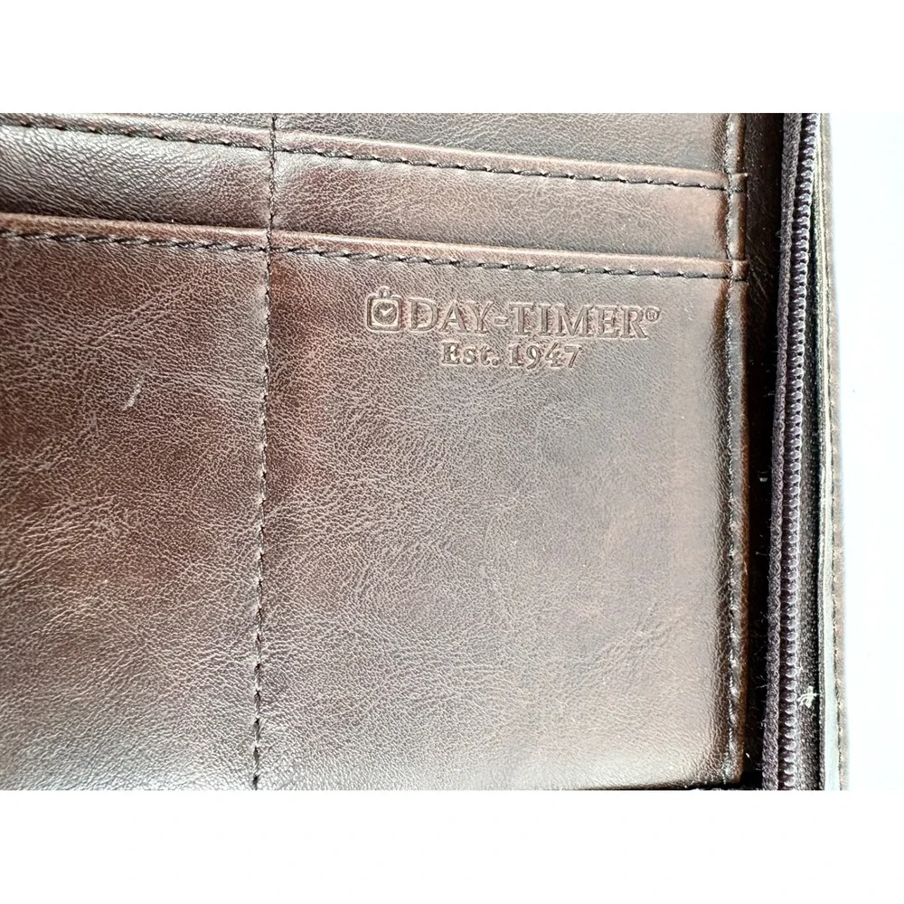 Day-Timer Organizer Dark Brown Leather Zip Around 7 Ring Binder Planner
